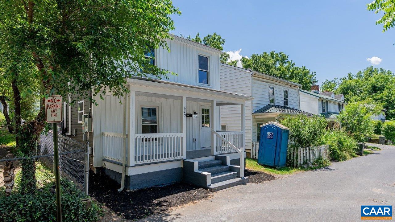 629 BAPTIST ST, STAUNTON, Virginia 24401, 2 Bedrooms Bedrooms, ,1 BathroomBathrooms,Residential,629 Baptist St,629 BAPTIST ST,678737 MLS # 678737