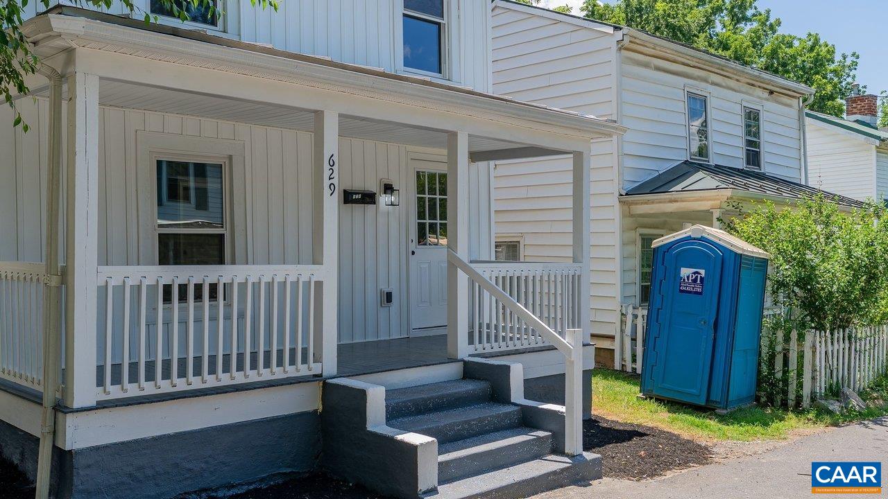 629 BAPTIST ST, STAUNTON, Virginia 24401, 2 Bedrooms Bedrooms, ,1 BathroomBathrooms,Residential,629 Baptist St,629 BAPTIST ST,678737 MLS # 678737