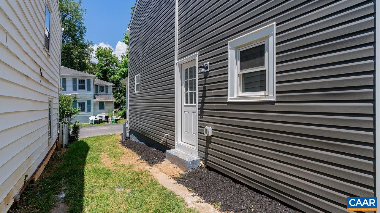 629 BAPTIST ST, STAUNTON, Virginia 24401, 2 Bedrooms Bedrooms, ,1 BathroomBathrooms,Residential,629 Baptist St,629 BAPTIST ST,678737 MLS # 678737