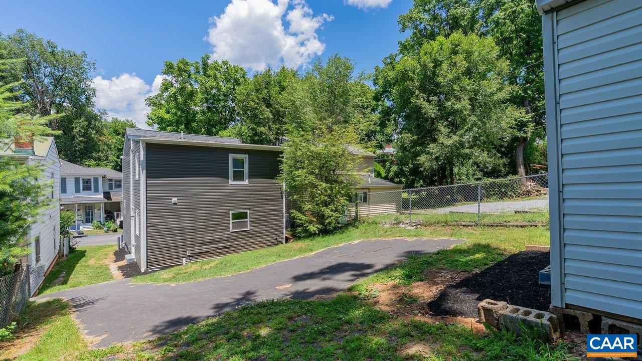 629 BAPTIST ST, STAUNTON, Virginia 24401, 2 Bedrooms Bedrooms, ,1 BathroomBathrooms,Residential,629 Baptist St,629 BAPTIST ST,678737 MLS # 678737