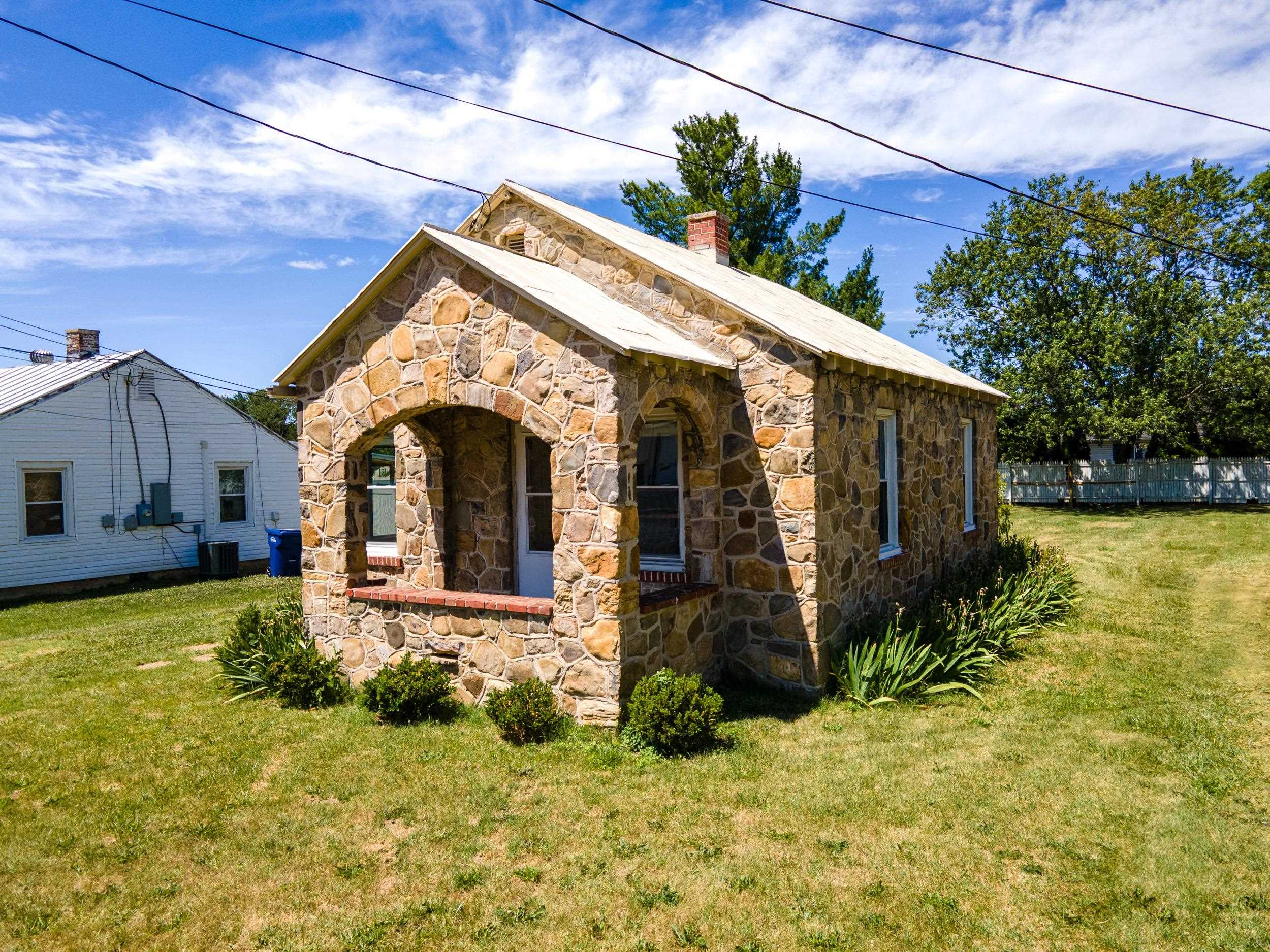 108 THIRD ST, GROTTOES, Virginia 24441, 2 Bedrooms Bedrooms, ,1 BathroomBathrooms,Residential,108 THIRD ST,678741 MLS # 678741 108 THIRD ST, GROTTOES, Virginia 24441, 2 Bedrooms Bedrooms, ,1 BathroomBathrooms,Residential,108 THIRD ST,678741 MLS # 678741