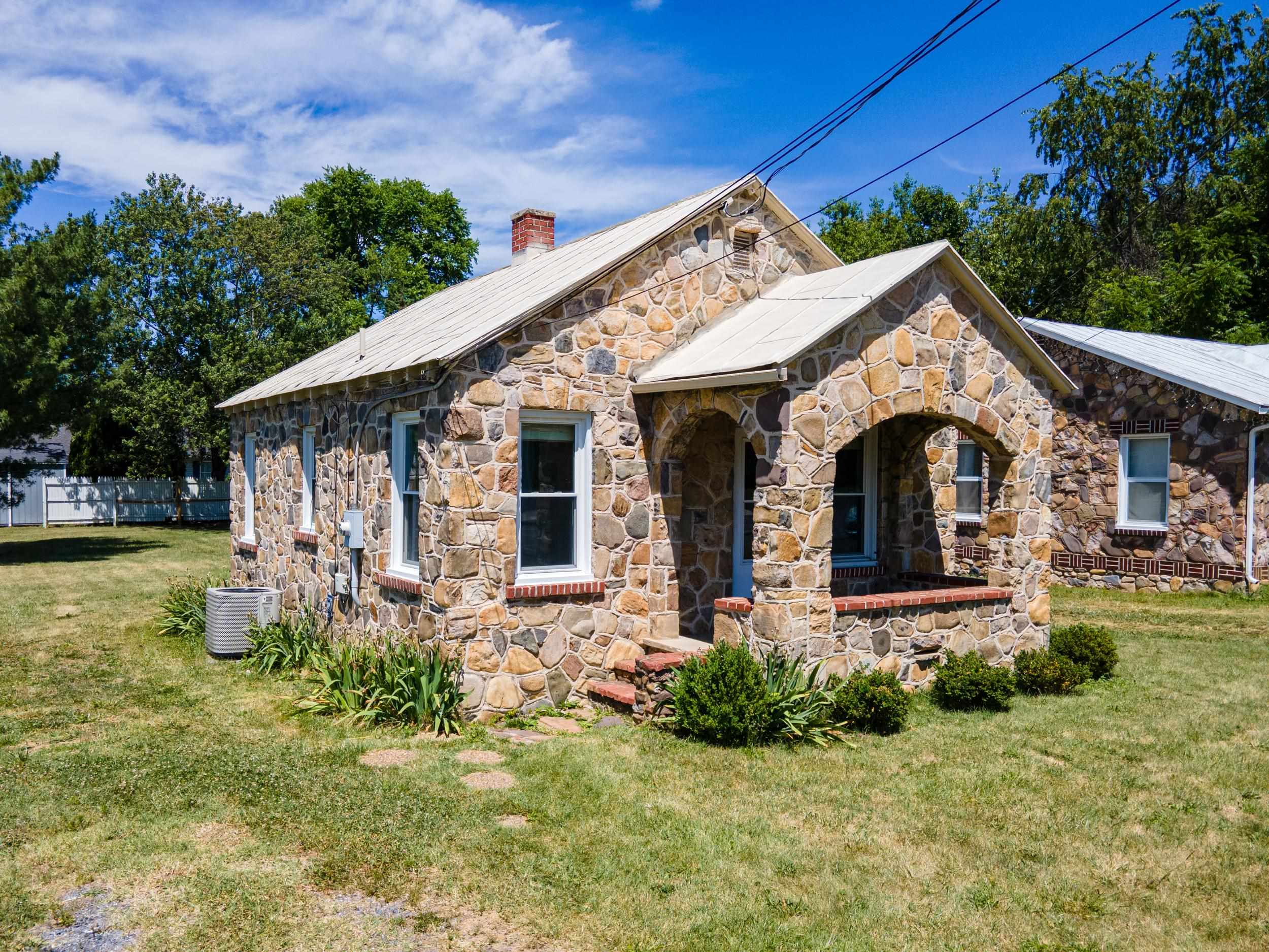 108 THIRD ST, GROTTOES, Virginia 24441, 2 Bedrooms Bedrooms, ,1 BathroomBathrooms,Residential,108 THIRD ST,678741 MLS # 678741 108 THIRD ST, GROTTOES, Virginia 24441, 2 Bedrooms Bedrooms, ,1 BathroomBathrooms,Residential,108 THIRD ST,678741 MLS # 678741