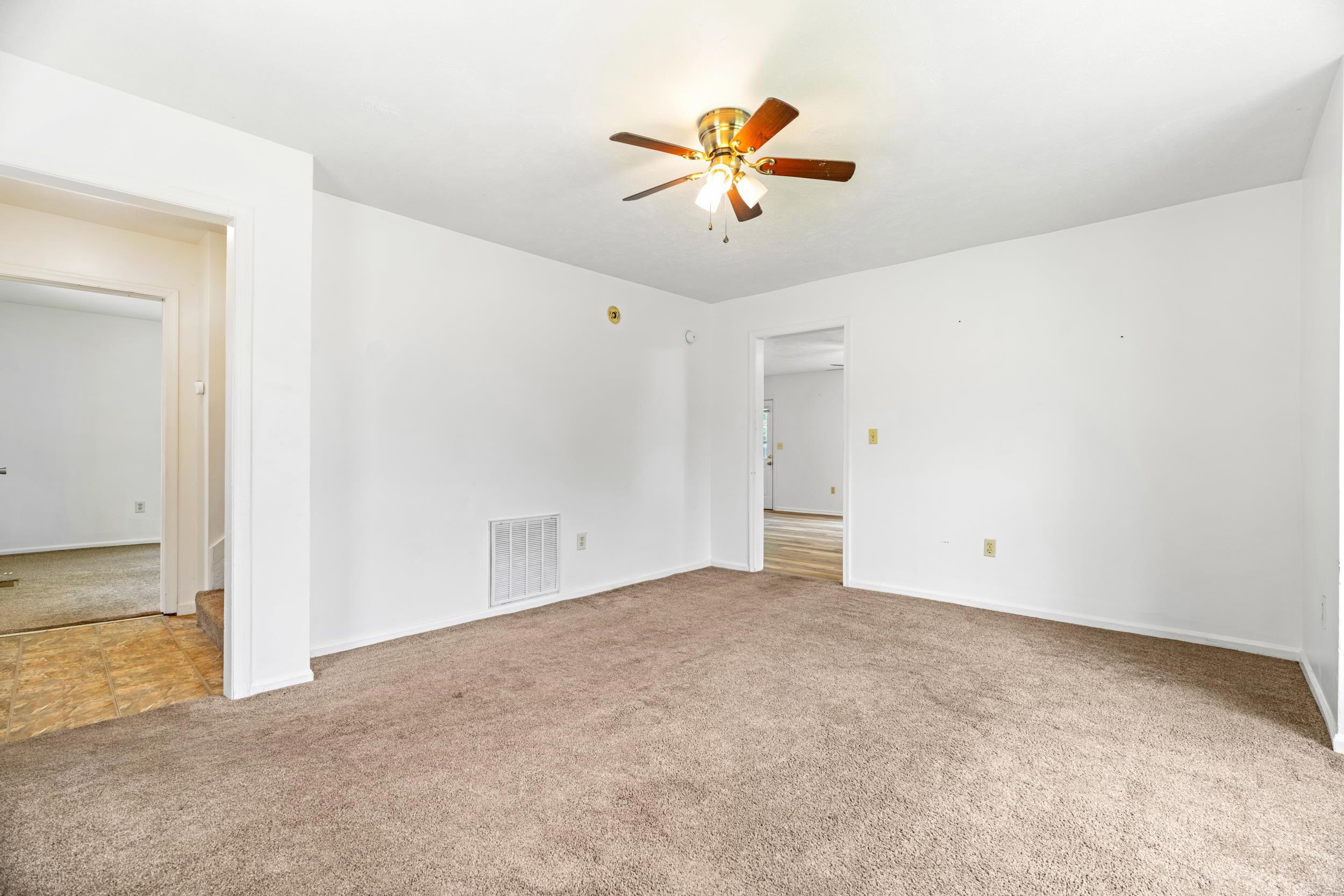 1316 E MAIN ST, WAYNESBORO, Virginia 22980, 3 Bedrooms Bedrooms, ,1 BathroomBathrooms,Residential,1316 E MAIN ST,678762 MLS # 678762