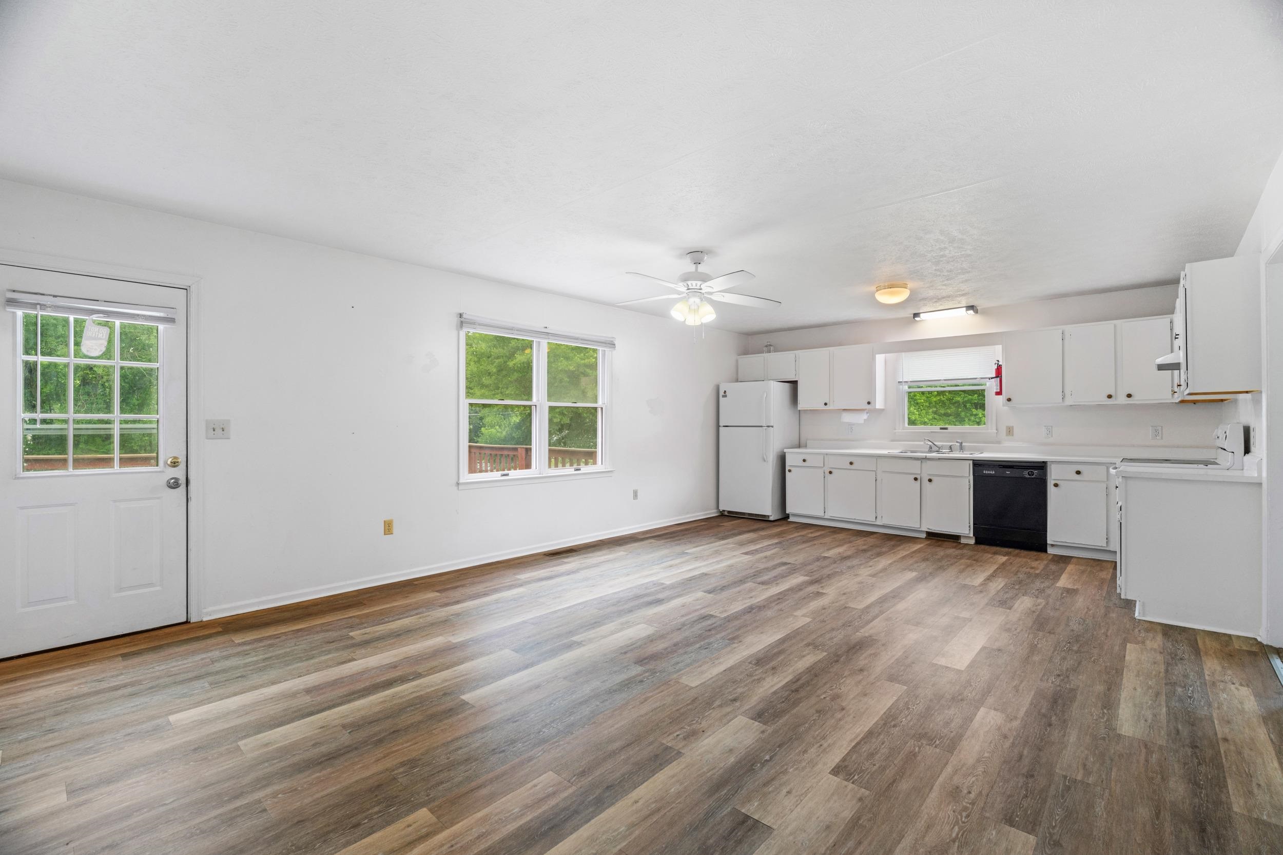 1316 E MAIN ST, WAYNESBORO, Virginia 22980, 3 Bedrooms Bedrooms, ,1 BathroomBathrooms,Residential,1316 E MAIN ST,678762 MLS # 678762