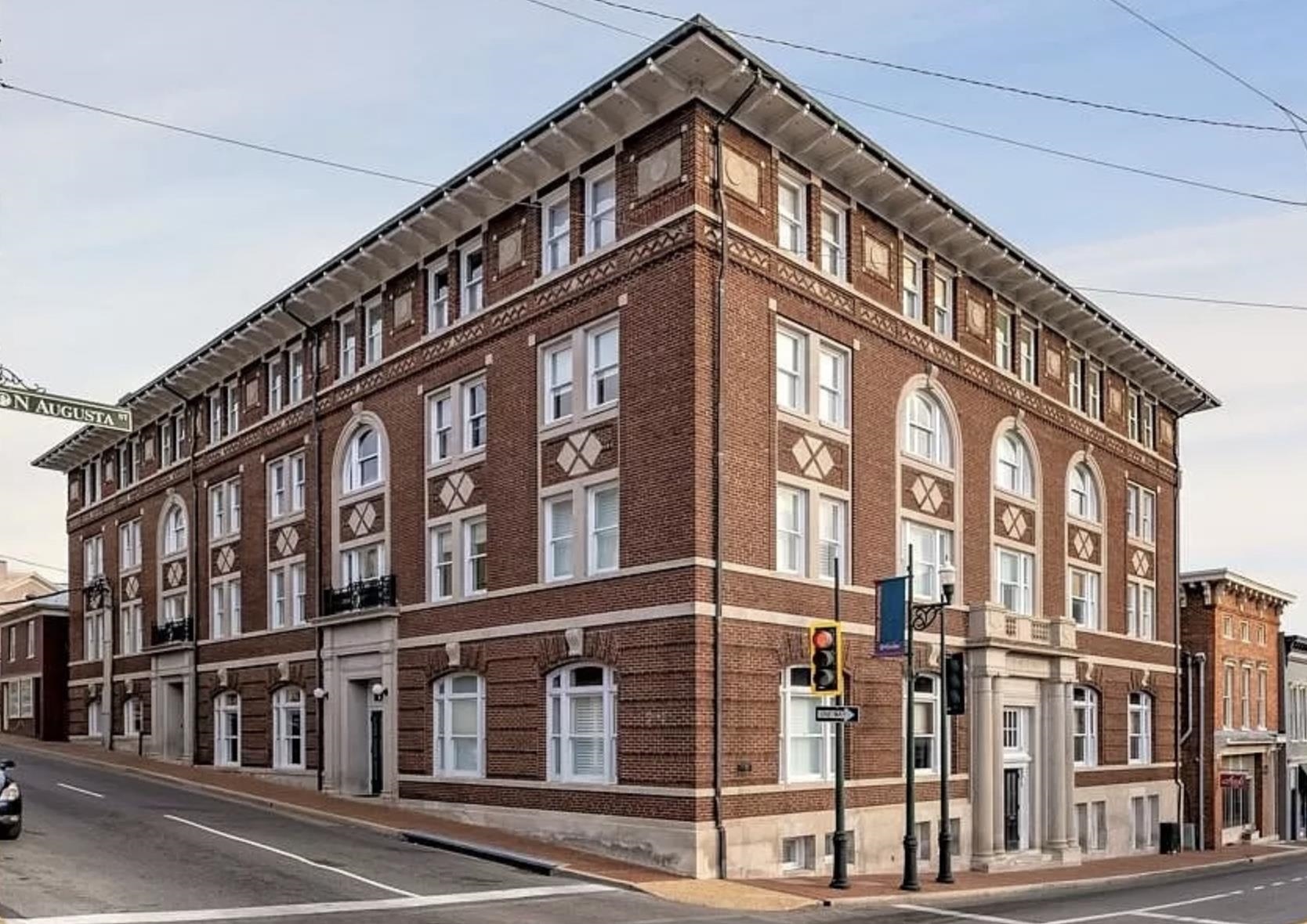 41 N AUGUSTA ST, STAUNTON, Virginia 24401, 2 Bedrooms Bedrooms, ,1 BathroomBathrooms,Residential,41 N AUGUSTA ST,678777 MLS # 678777 41 N AUGUSTA ST, STAUNTON, Virginia 24401, 2 Bedrooms Bedrooms, ,1 BathroomBathrooms,Residential,41 N AUGUSTA ST,678777 MLS # 678777