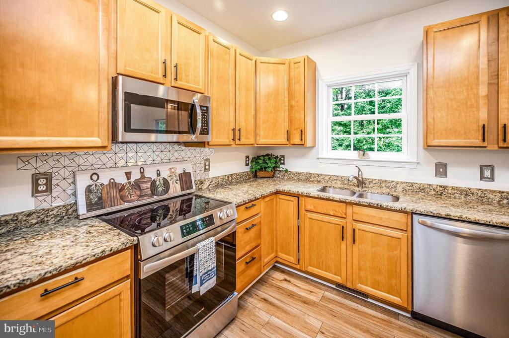 9007 MCALISTER CT, FREDERICKSBURG, Virginia 22408, 5 Bedrooms Bedrooms, ,3 BathroomsBathrooms,Residential,9007 MCALISTER CT,VASP2042312 MLS # VASP2042312