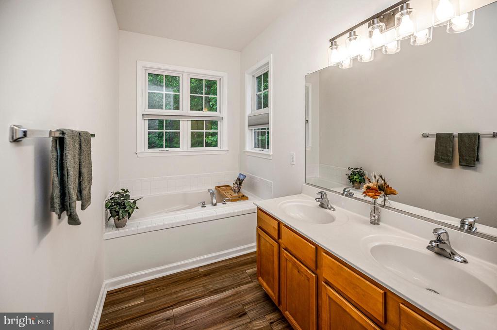 9007 MCALISTER CT, FREDERICKSBURG, Virginia 22408, 5 Bedrooms Bedrooms, ,3 BathroomsBathrooms,Residential,9007 MCALISTER CT,VASP2042312 MLS # VASP2042312