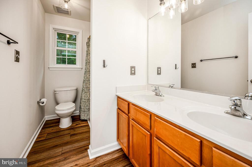 9007 MCALISTER CT, FREDERICKSBURG, Virginia 22408, 5 Bedrooms Bedrooms, ,3 BathroomsBathrooms,Residential,9007 MCALISTER CT,VASP2042312 MLS # VASP2042312