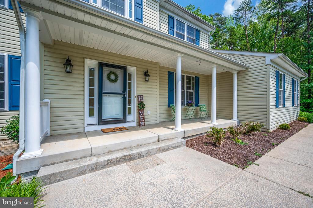 9007 MCALISTER CT, FREDERICKSBURG, Virginia 22408, 5 Bedrooms Bedrooms, ,3 BathroomsBathrooms,Residential,9007 MCALISTER CT,VASP2042312 MLS # VASP2042312