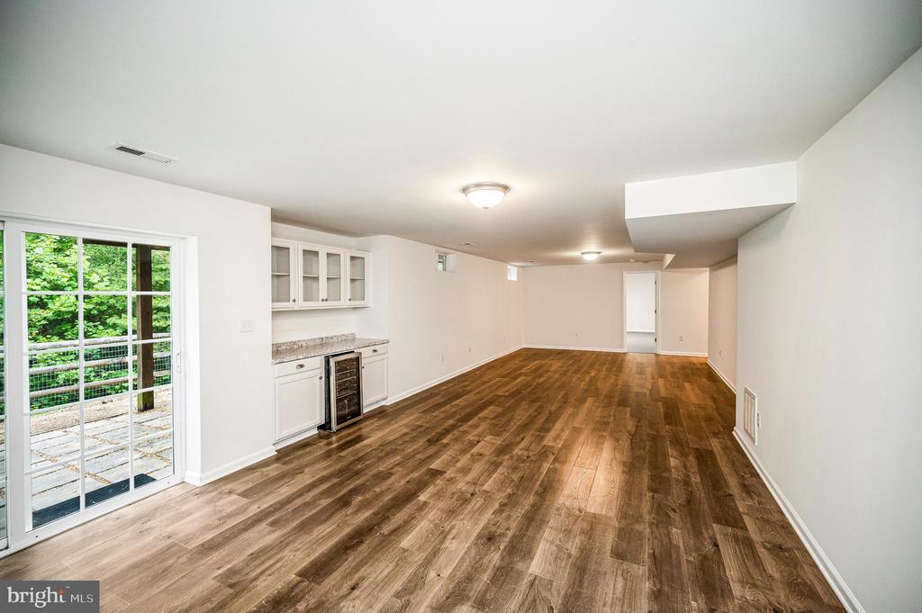 9007 MCALISTER CT, FREDERICKSBURG, Virginia 22408, 5 Bedrooms Bedrooms, ,3 BathroomsBathrooms,Residential,9007 MCALISTER CT,VASP2042312 MLS # VASP2042312