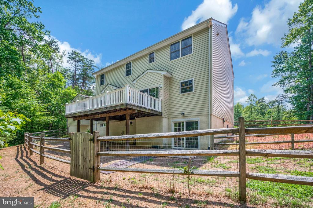 9007 MCALISTER CT, FREDERICKSBURG, Virginia 22408, 5 Bedrooms Bedrooms, ,3 BathroomsBathrooms,Residential,9007 MCALISTER CT,VASP2042312 MLS # VASP2042312
