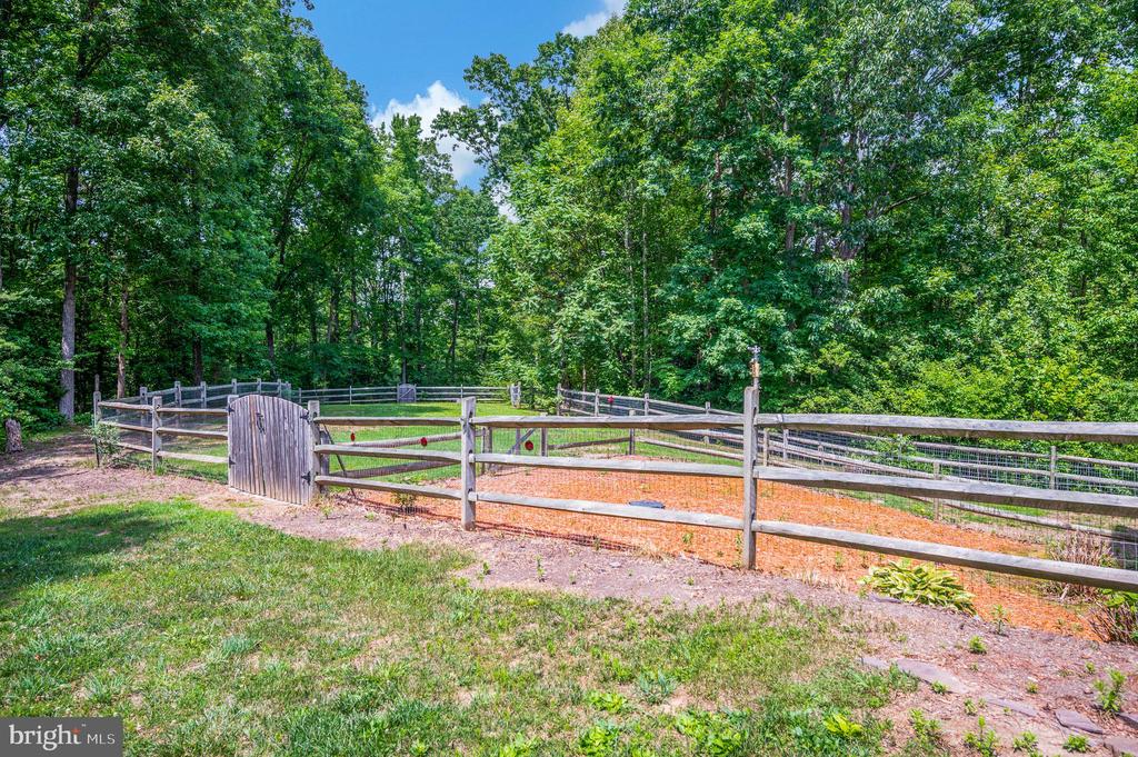 9007 MCALISTER CT, FREDERICKSBURG, Virginia 22408, 5 Bedrooms Bedrooms, ,3 BathroomsBathrooms,Residential,9007 MCALISTER CT,VASP2042312 MLS # VASP2042312