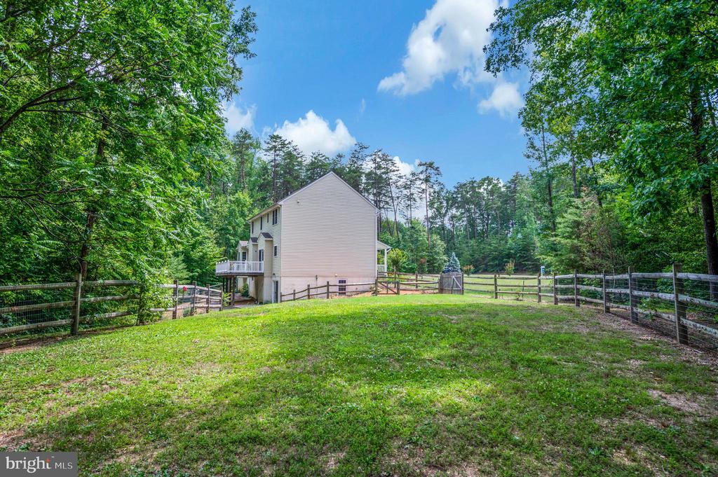 9007 MCALISTER CT, FREDERICKSBURG, Virginia 22408, 5 Bedrooms Bedrooms, ,3 BathroomsBathrooms,Residential,9007 MCALISTER CT,VASP2042312 MLS # VASP2042312