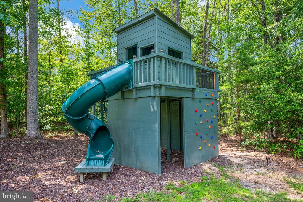 9007 MCALISTER CT, FREDERICKSBURG, Virginia 22408, 5 Bedrooms Bedrooms, ,3 BathroomsBathrooms,Residential,9007 MCALISTER CT,VASP2042312 MLS # VASP2042312