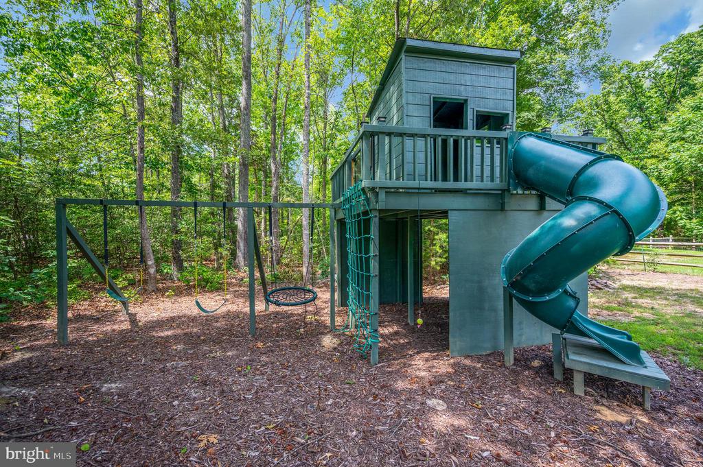 9007 MCALISTER CT, FREDERICKSBURG, Virginia 22408, 5 Bedrooms Bedrooms, ,3 BathroomsBathrooms,Residential,9007 MCALISTER CT,VASP2042312 MLS # VASP2042312