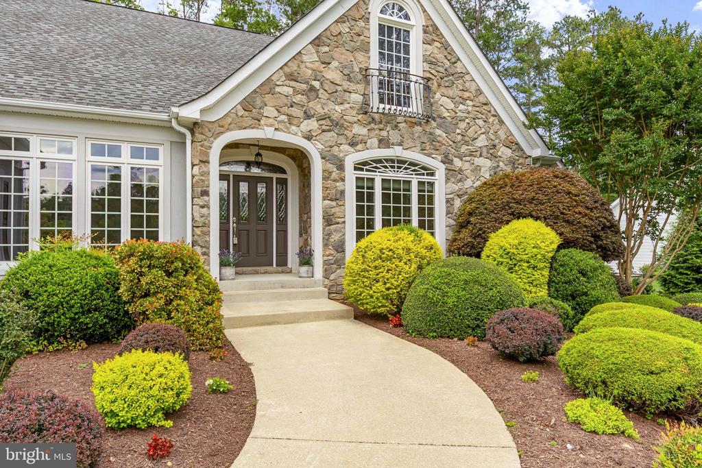 10604 CHATHAM RIDGE WAY, SPOTSYLVANIA, Virginia 22551, 4 Bedrooms Bedrooms, ,3 BathroomsBathrooms,Residential,10604 CHATHAM RIDGE WAY,VASP2042814 MLS # VASP2042814
