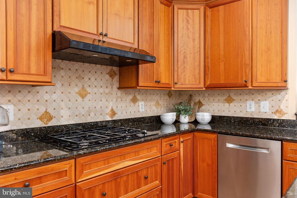 10604 CHATHAM RIDGE WAY, SPOTSYLVANIA, Virginia 22551, 4 Bedrooms Bedrooms, ,3 BathroomsBathrooms,Residential,10604 CHATHAM RIDGE WAY,VASP2042814 MLS # VASP2042814