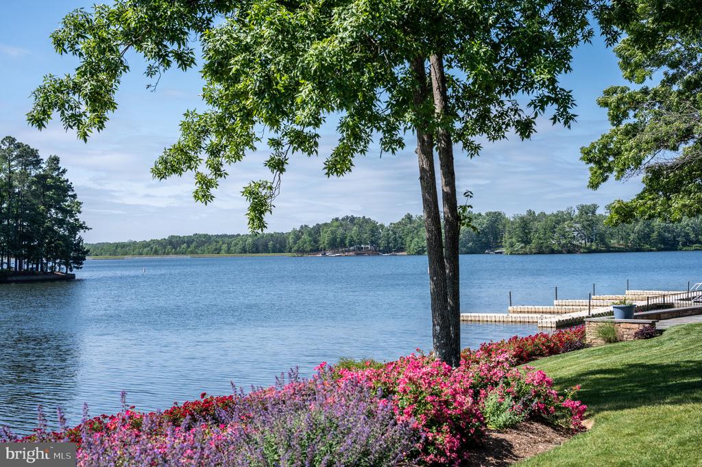 10604 CHATHAM RIDGE WAY, SPOTSYLVANIA, Virginia 22551, 4 Bedrooms Bedrooms, ,3 BathroomsBathrooms,Residential,10604 CHATHAM RIDGE WAY,VASP2042814 MLS # VASP2042814