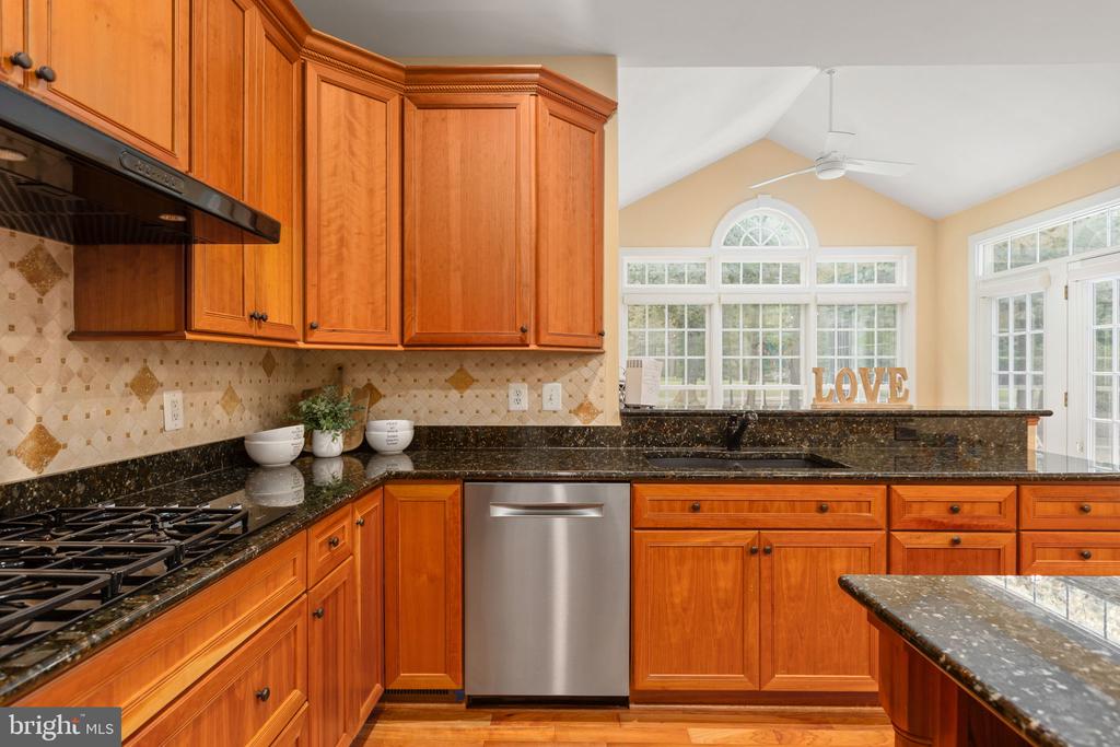 10604 CHATHAM RIDGE WAY, SPOTSYLVANIA, Virginia 22551, 4 Bedrooms Bedrooms, ,3 BathroomsBathrooms,Residential,10604 CHATHAM RIDGE WAY,VASP2042814 MLS # VASP2042814