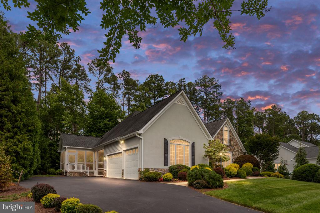 10604 CHATHAM RIDGE WAY, SPOTSYLVANIA, Virginia 22551, 4 Bedrooms Bedrooms, ,3 BathroomsBathrooms,Residential,10604 CHATHAM RIDGE WAY,VASP2042814 MLS # VASP2042814