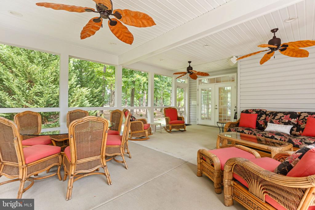 10604 CHATHAM RIDGE WAY, SPOTSYLVANIA, Virginia 22551, 4 Bedrooms Bedrooms, ,3 BathroomsBathrooms,Residential,10604 CHATHAM RIDGE WAY,VASP2042814 MLS # VASP2042814
