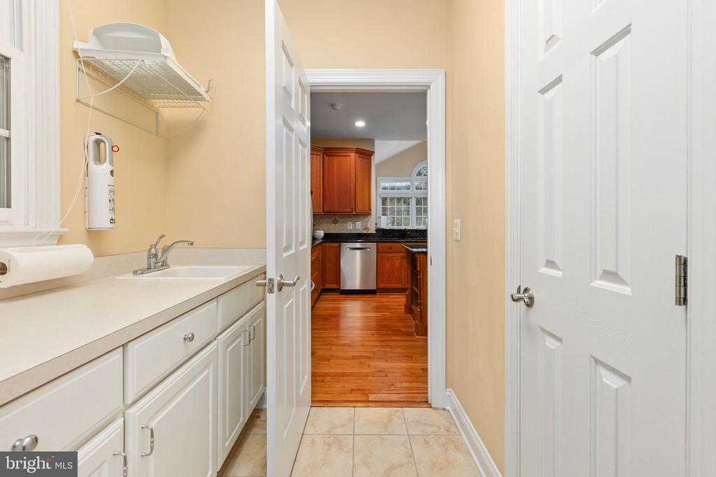 10604 CHATHAM RIDGE WAY, SPOTSYLVANIA, Virginia 22551, 4 Bedrooms Bedrooms, ,3 BathroomsBathrooms,Residential,10604 CHATHAM RIDGE WAY,VASP2042814 MLS # VASP2042814