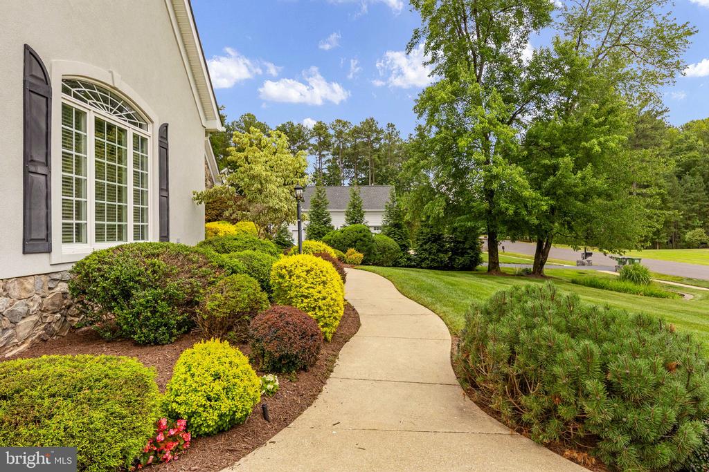 10604 CHATHAM RIDGE WAY, SPOTSYLVANIA, Virginia 22551, 4 Bedrooms Bedrooms, ,3 BathroomsBathrooms,Residential,10604 CHATHAM RIDGE WAY,VASP2042814 MLS # VASP2042814