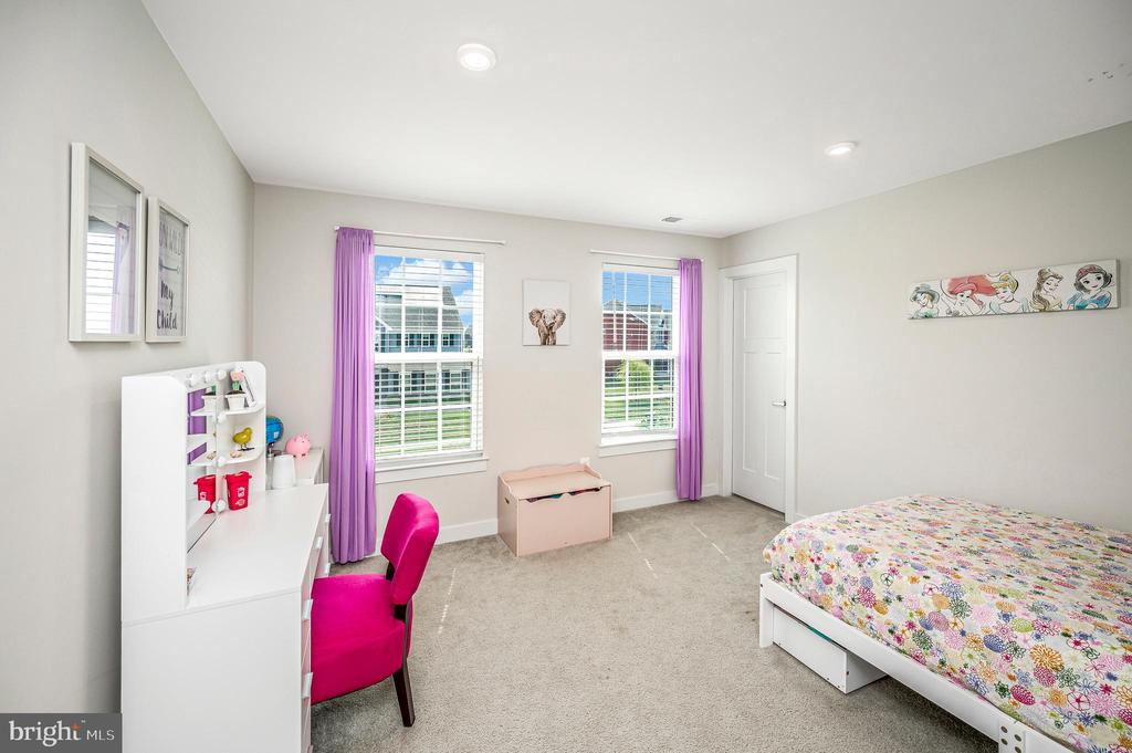 7918 CONTINENTAL CT, FREDERICKSBURG, Virginia 22407, 5 Bedrooms Bedrooms, ,3 BathroomsBathrooms,Residential,7918 CONTINENTAL CT,VASP2043146 MLS # VASP2043146