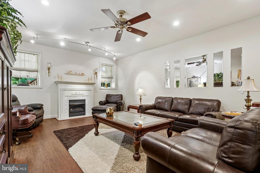 6919 GOVERNORS GRANT LN, FREDERICKSBURG, Virginia 22407, 4 Bedrooms Bedrooms, ,3 BathroomsBathrooms,Residential,6919 GOVERNORS GRANT LN,VASP2043180 MLS # VASP2043180
