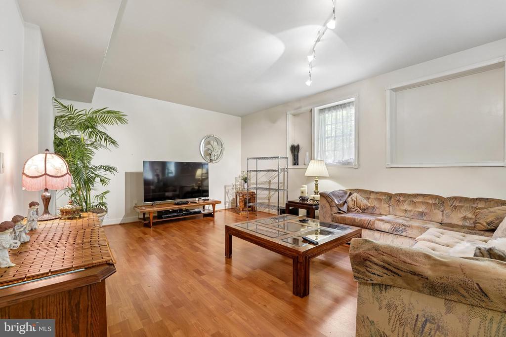 6919 GOVERNORS GRANT LN, FREDERICKSBURG, Virginia 22407, 4 Bedrooms Bedrooms, ,3 BathroomsBathrooms,Residential,6919 GOVERNORS GRANT LN,VASP2043180 MLS # VASP2043180