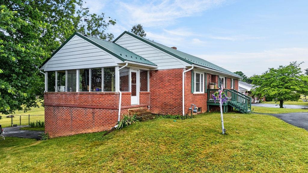 164 TINKLING SPRING RD, FISHERSVILLE, Virginia 22939, 3 Bedrooms Bedrooms, ,2 BathroomsBathrooms,Residential,164 TINKLING SPRING RD,678783 MLS # 678783
