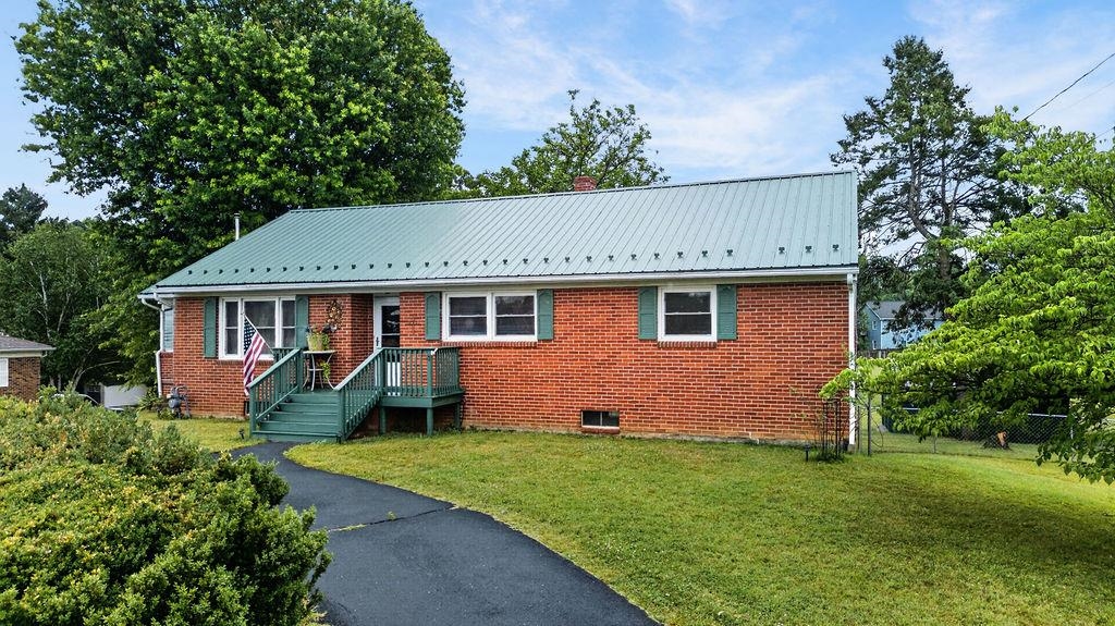 164 TINKLING SPRING RD, FISHERSVILLE, Virginia 22939, 3 Bedrooms Bedrooms, ,2 BathroomsBathrooms,Residential,164 TINKLING SPRING RD,678783 MLS # 678783
