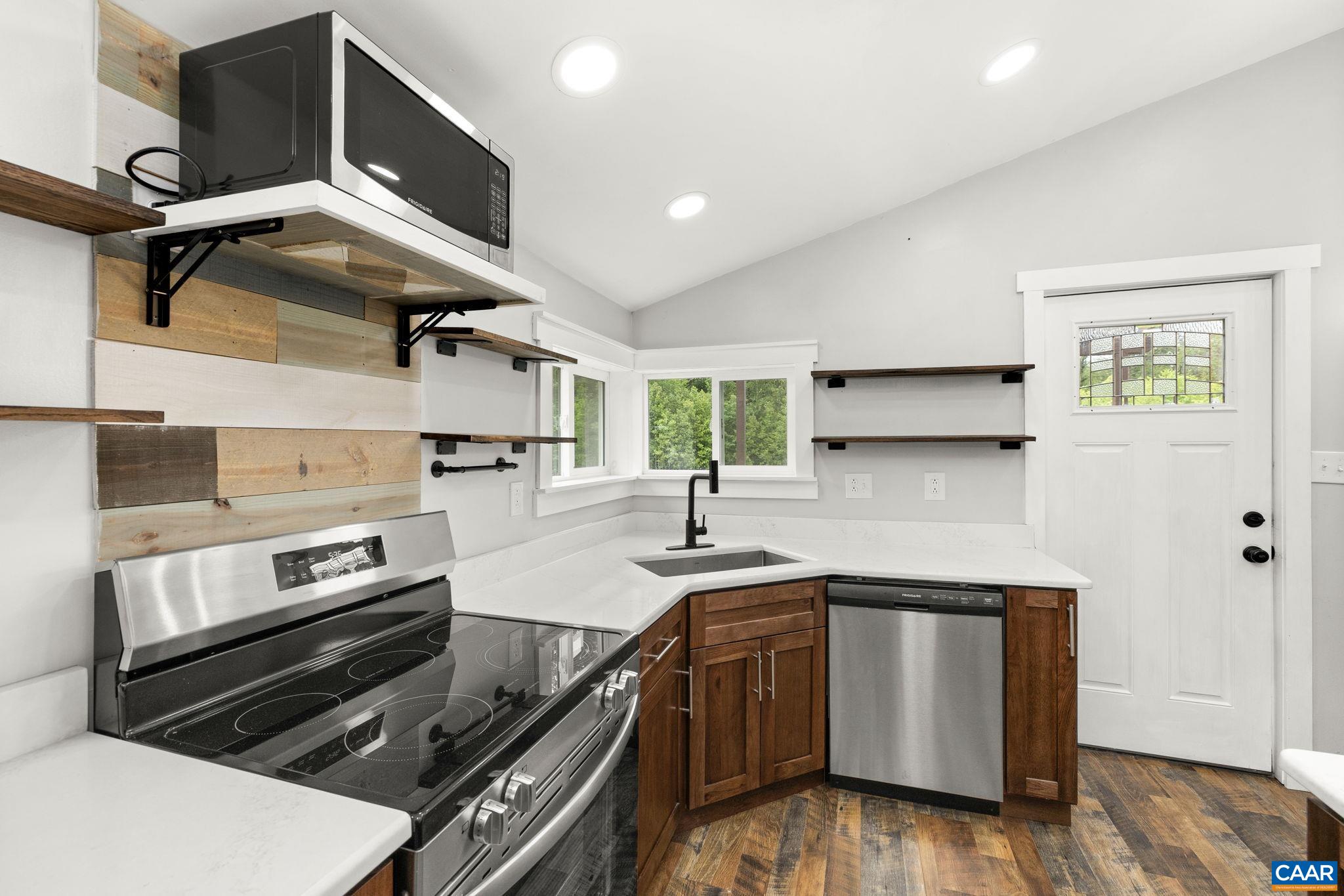 6230 GREEN CREEK RD, SCHUYLER, Virginia 22969, 1 Bedroom Bedrooms, ,1 BathroomBathrooms,Residential,6230 GREEN CREEK RD,678797 MLS # 678797