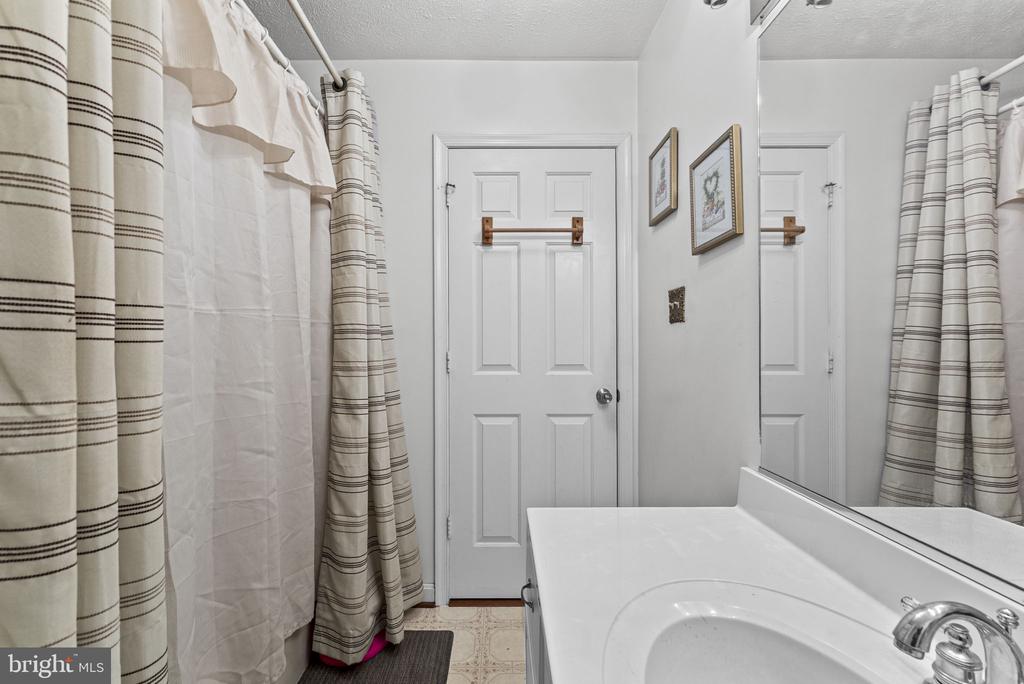 21147 CEDAR GROVE RD, CULPEPER, Virginia 22701, 4 Bedrooms Bedrooms, ,3 BathroomsBathrooms,Residential,21147 CEDAR GROVE RD,VACU2014130 MLS # VACU2014130