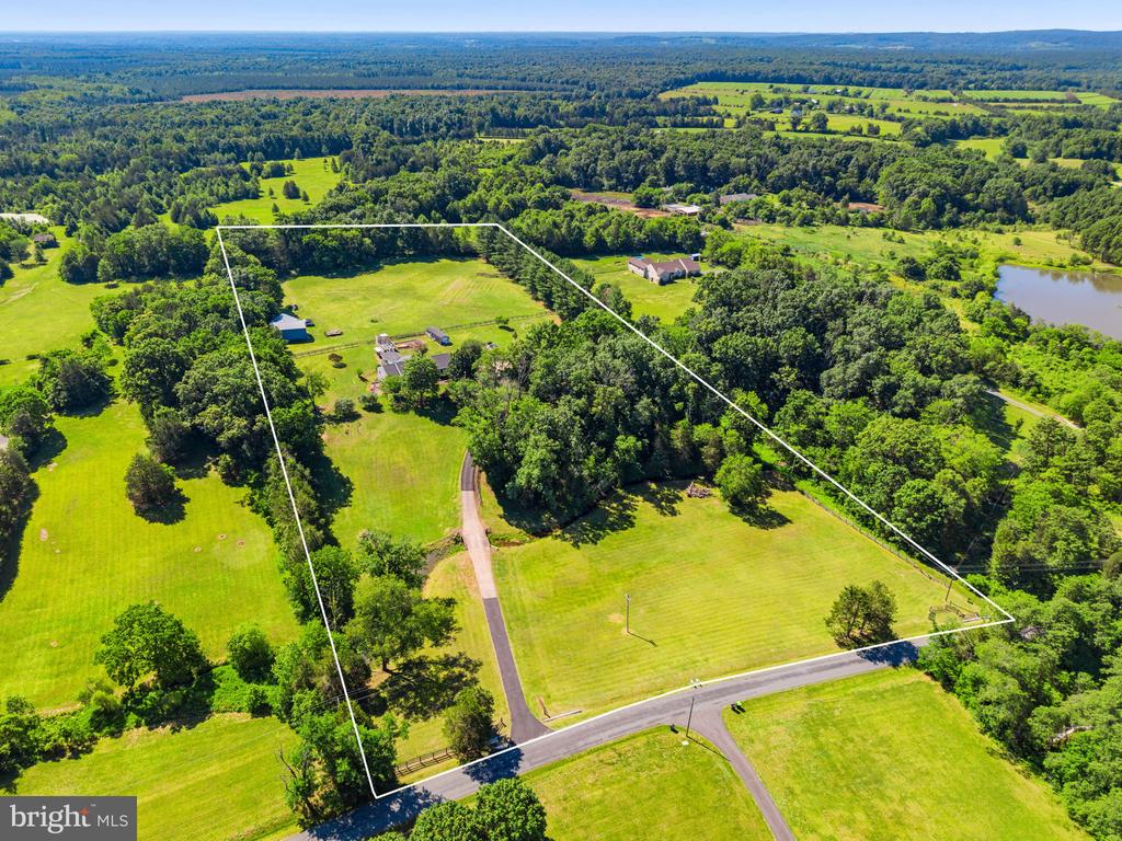 21147 CEDAR GROVE RD, CULPEPER, Virginia 22701, 4 Bedrooms Bedrooms, ,3 BathroomsBathrooms,Residential,21147 CEDAR GROVE RD,VACU2014130 MLS # VACU2014130