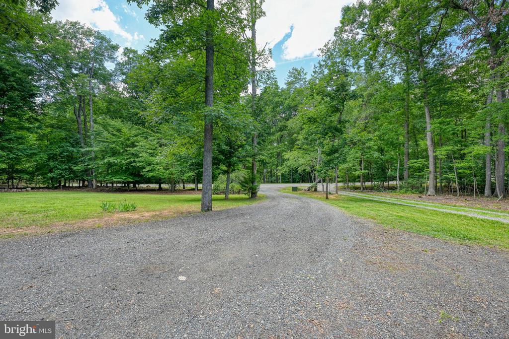 15112 ROSE VALLEY DR, MINERAL, Virginia 23117, 3 Bedrooms Bedrooms, ,2 BathroomsBathrooms,Residential,15112 ROSE VALLEY DR,VASP2043208 MLS # VASP2043208