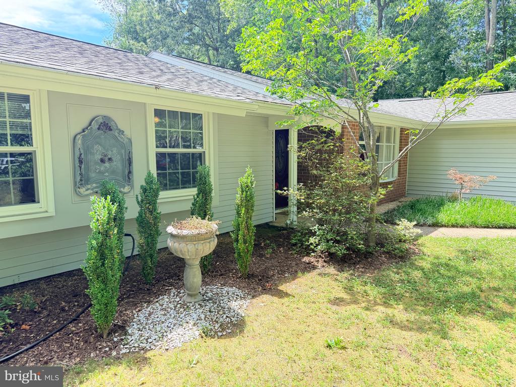 8 POND CIR, FREDERICKSBURG, Virginia 22407, 4 Bedrooms Bedrooms, ,2 BathroomsBathrooms,Residential,BREEZEWOOD,8 POND CIR,VASP2043234 MLS # VASP2043234