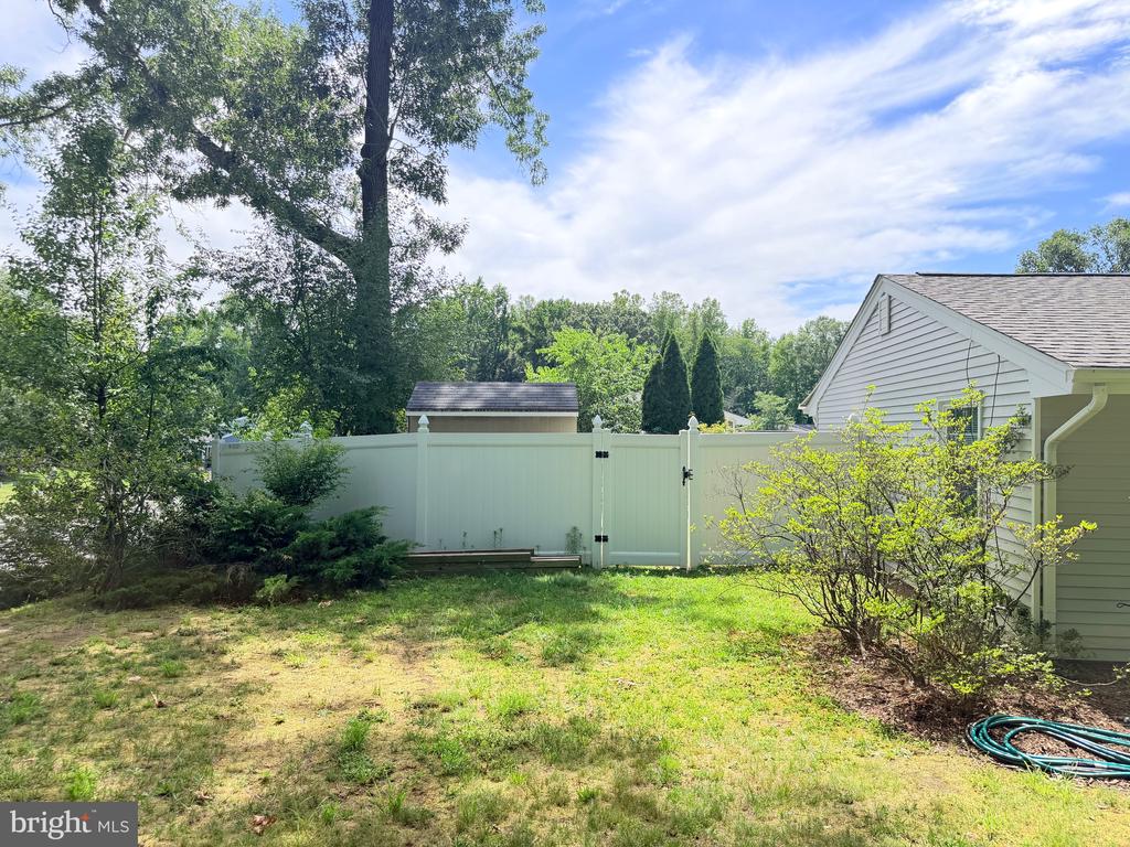 8 POND CIR, FREDERICKSBURG, Virginia 22407, 4 Bedrooms Bedrooms, ,2 BathroomsBathrooms,Residential,BREEZEWOOD,8 POND CIR,VASP2043234 MLS # VASP2043234