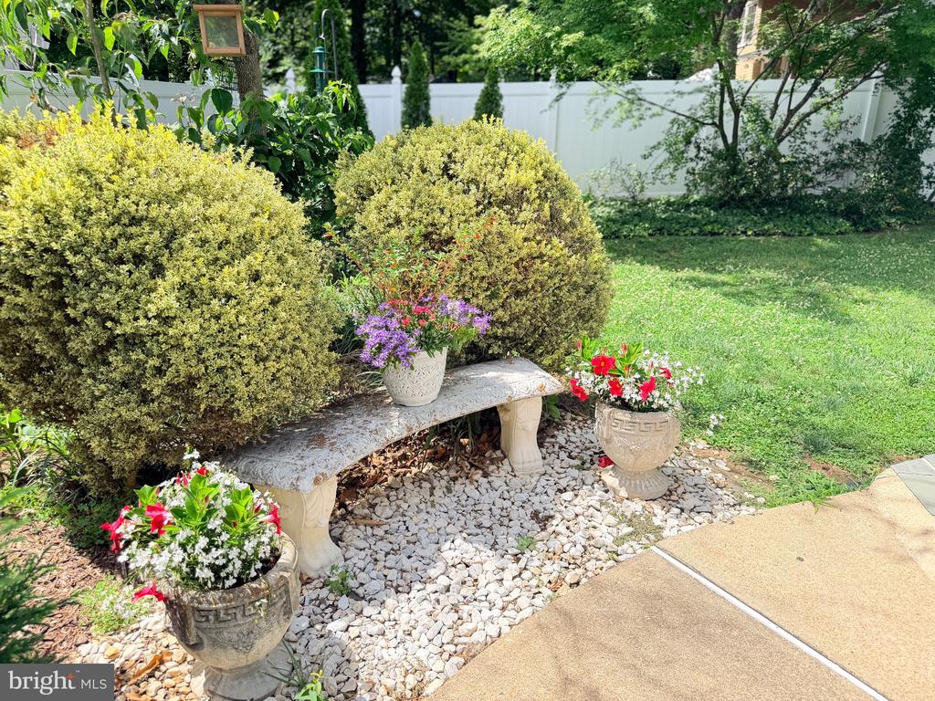 8 POND CIR, FREDERICKSBURG, Virginia 22407, 4 Bedrooms Bedrooms, ,2 BathroomsBathrooms,Residential,BREEZEWOOD,8 POND CIR,VASP2043234 MLS # VASP2043234