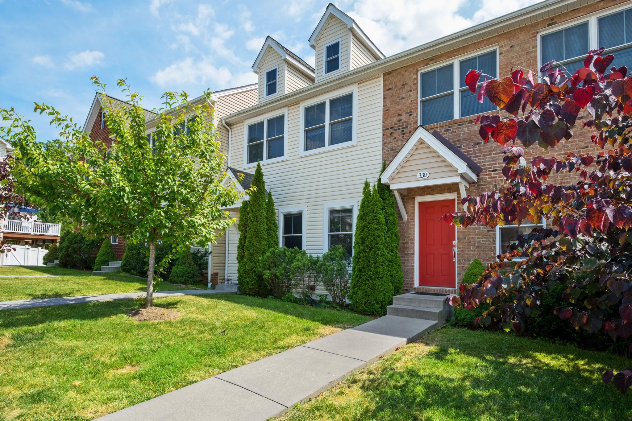 330 SAPPHIRE DR, HARRISONBURG, Virginia 22801, 3 Bedrooms Bedrooms, ,3 BathroomsBathrooms,Residential,330 SAPPHIRE DR,678376 MLS # 678376