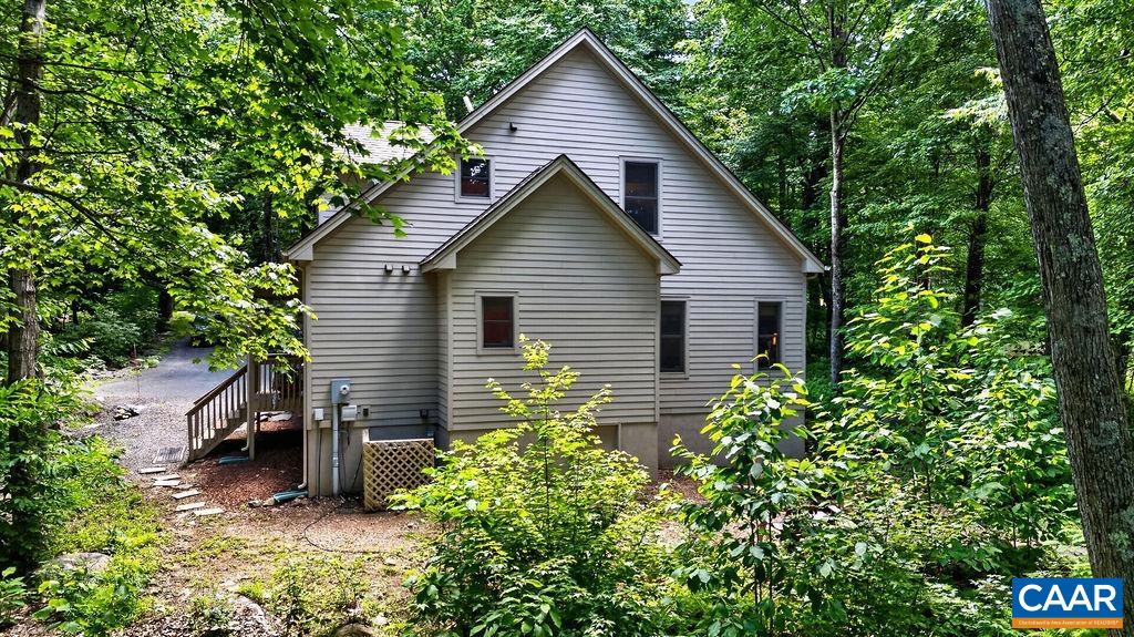 1300 BLUE RIDGE DR, WINTERGREEN RESORT, Virginia 22967, 3 Bedrooms Bedrooms, ,2 BathroomsBathrooms,Residential,1300 BLUE RIDGE DR,678821 MLS # 678821