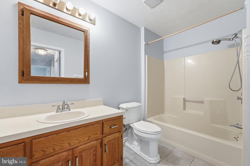 20128 BUCK RUN CT, CULPEPER, Virginia 22701, 3 Bedrooms Bedrooms, ,2 BathroomsBathrooms,Residential,20128 BUCK RUN CT,VACU2014000 MLS # VACU2014000