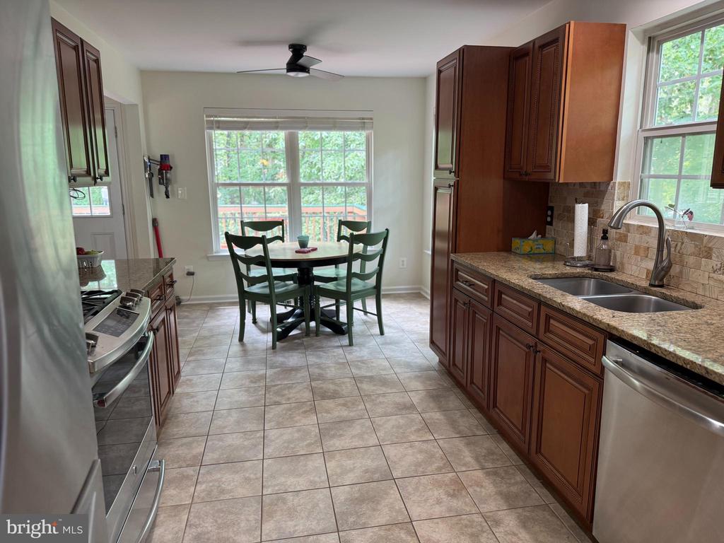 12816 GARRISON LN, SPOTSYLVANIA, Virginia 22551, 4 Bedrooms Bedrooms, ,3 BathroomsBathrooms,Residential,12816 GARRISON LN,VASP2042766 MLS # VASP2042766