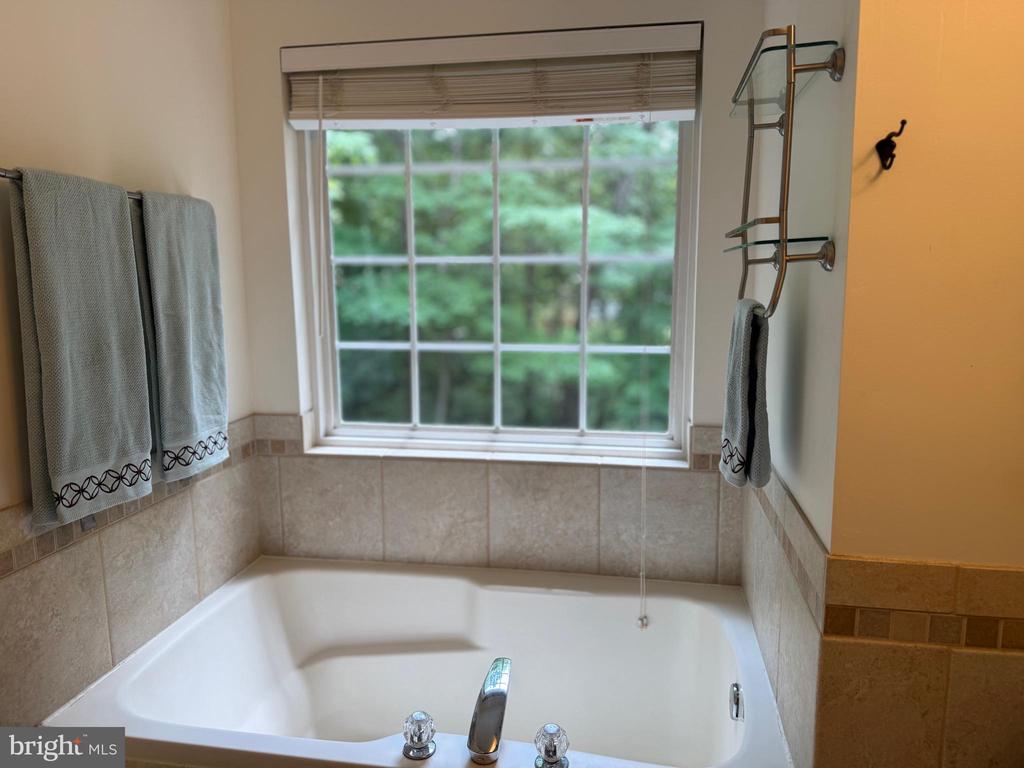 12816 GARRISON LN, SPOTSYLVANIA, Virginia 22551, 4 Bedrooms Bedrooms, ,3 BathroomsBathrooms,Residential,12816 GARRISON LN,VASP2042766 MLS # VASP2042766