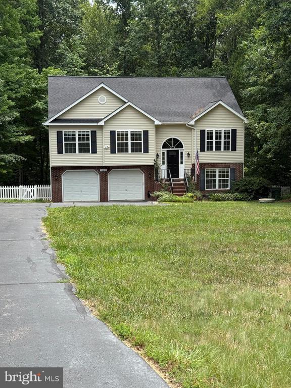 12816 GARRISON LN, SPOTSYLVANIA, Virginia 22551, 4 Bedrooms Bedrooms, ,3 BathroomsBathrooms,Residential,12816 GARRISON LN,VASP2042766 MLS # VASP2042766