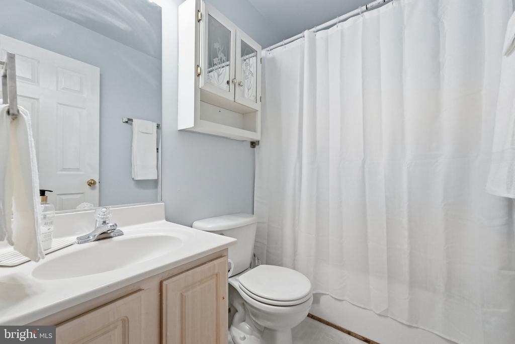 53 SIRE WAY, WARRENTON, Virginia 20186, 3 Bedrooms Bedrooms, ,2 BathroomsBathrooms,Residential,53 SIRE WAY,VAFQ2022498 MLS # VAFQ2022498