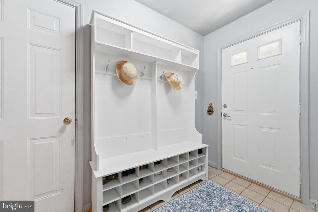 53 SIRE WAY, WARRENTON, Virginia 20186, 3 Bedrooms Bedrooms, ,2 BathroomsBathrooms,Residential,53 SIRE WAY,VAFQ2022498 MLS # VAFQ2022498