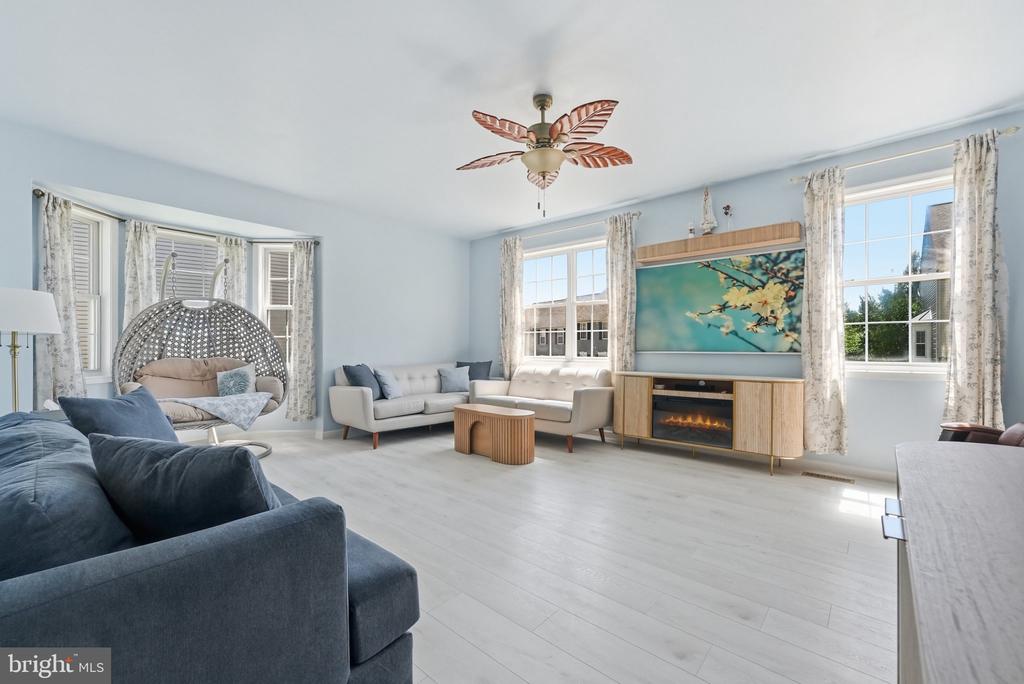 53 SIRE WAY, WARRENTON, Virginia 20186, 3 Bedrooms Bedrooms, ,2 BathroomsBathrooms,Residential,53 SIRE WAY,VAFQ2022498 MLS # VAFQ2022498