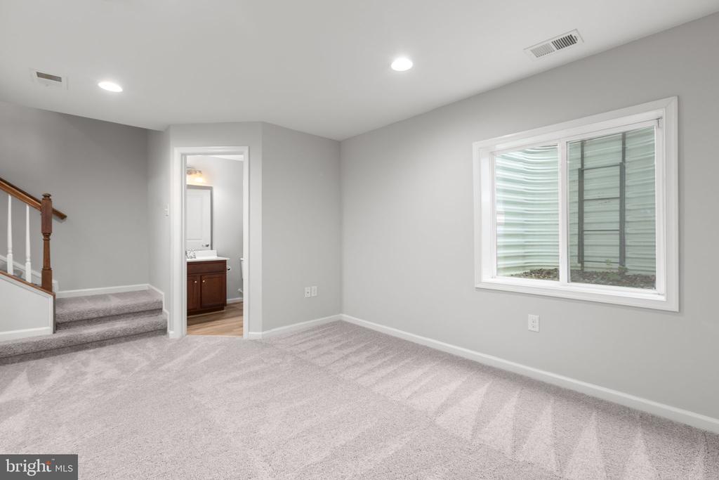 8647 ROSECRANS LN, SPOTSYLVANIA, Virginia 22553, 3 Bedrooms Bedrooms, ,2 BathroomsBathrooms,Residential,8647 ROSECRANS LN,VASP2042786 MLS # VASP2042786
