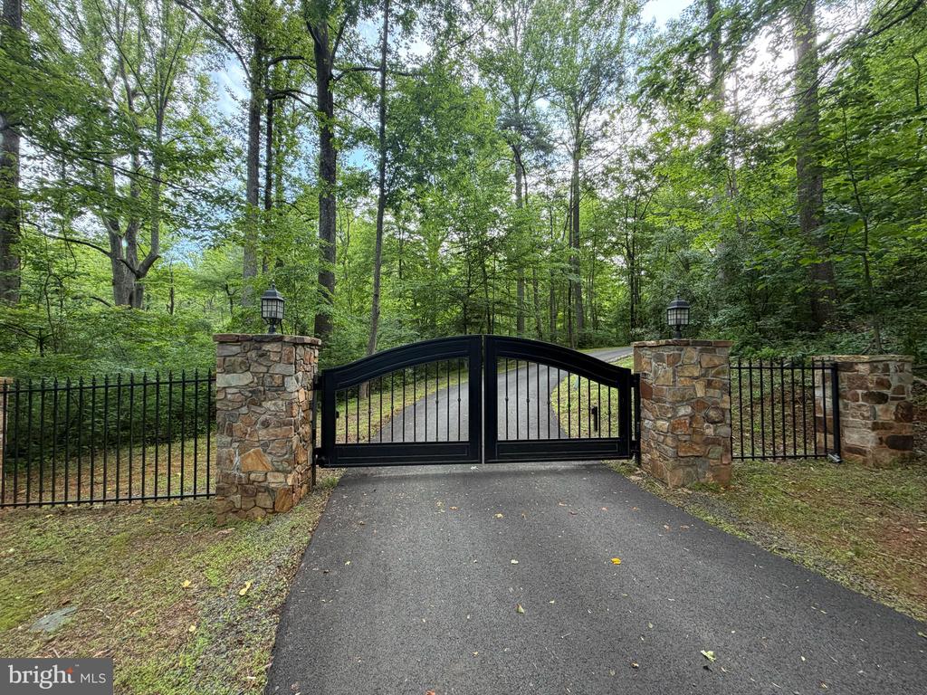 3665 CREELS LN, THE PLAINS, Virginia 20198, 6 Bedrooms Bedrooms, ,6 BathroomsBathrooms,Residential,3665 CREELS LN,VAFQ2021256 MLS # VAFQ2021256